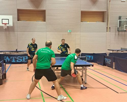 E1 starten mit Niederlage und Sieg
